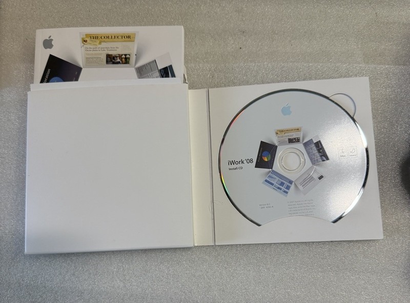 Apple iWork '08 And iLife Answers ‘08 Disks Manuals Open Box gallery