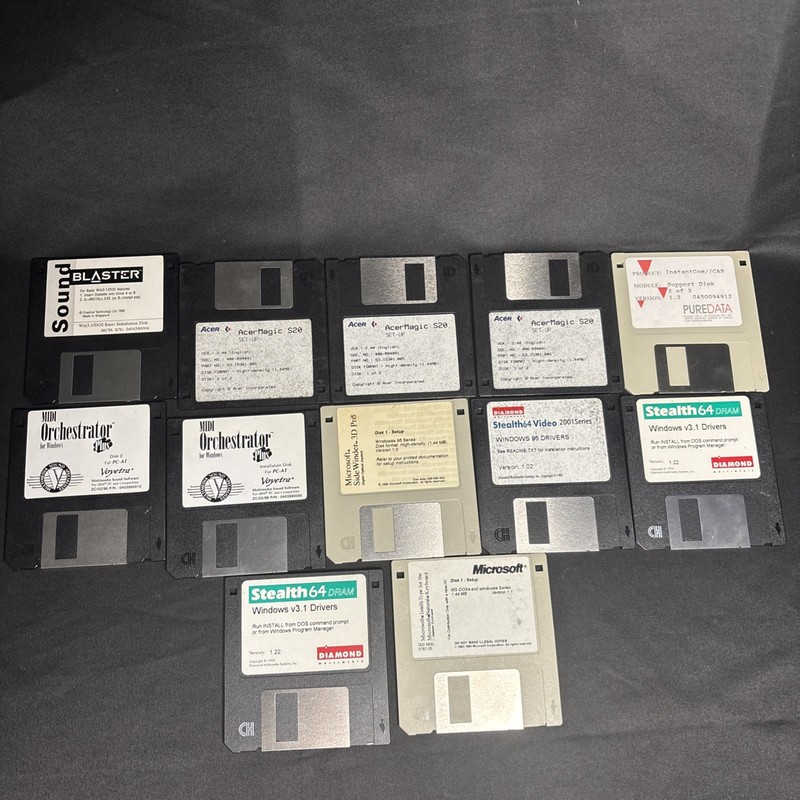 Lot of 12 Vintage Various Programs Windows 3.5″ Floppy Disks Microsoft Untested