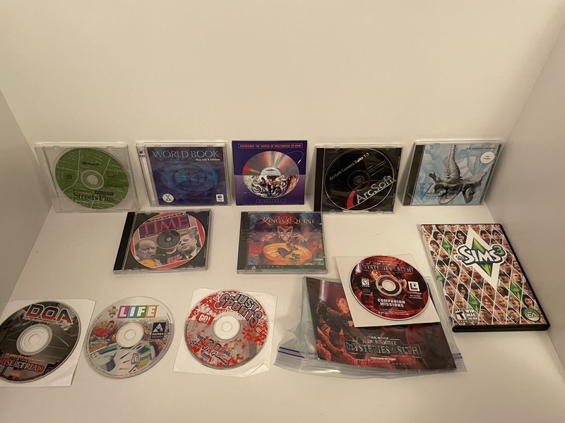 Mixed lot of 12 PC/CD Rom Games & other Misc Disc’s