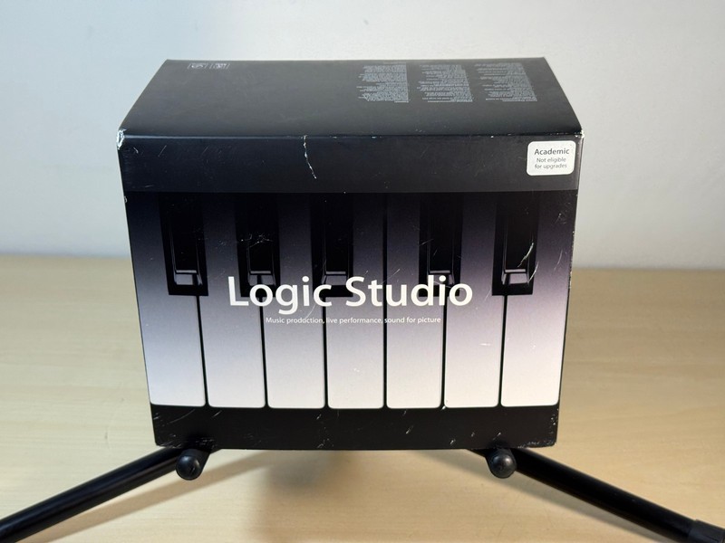 Apple Logic Studio Academic - Logic Pro 8 - (MA802Z/A) + License Keys! gallery