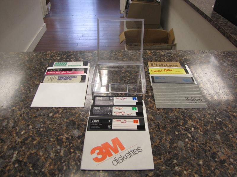 Lot of (9) Software – Intersecting Concepts/Disk Tech. 5.25″ Disks W/Box – ME10