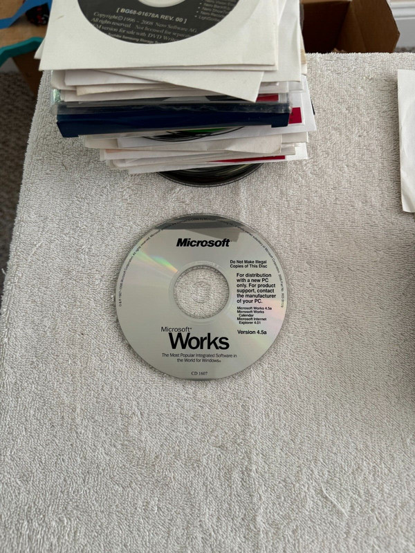 Microsoft Works V4.5a – Works 4.5a/Works Calendar/ Internet Explorer 4.01 1998