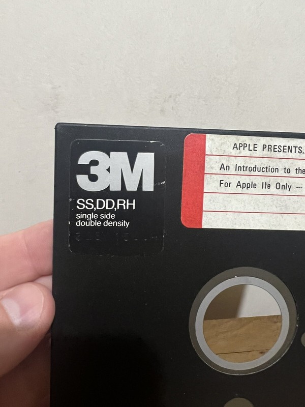 Vintage Apple IIe Computer Backup Introduction To The IIe DOS 3.3 5.25” Floppy gallery