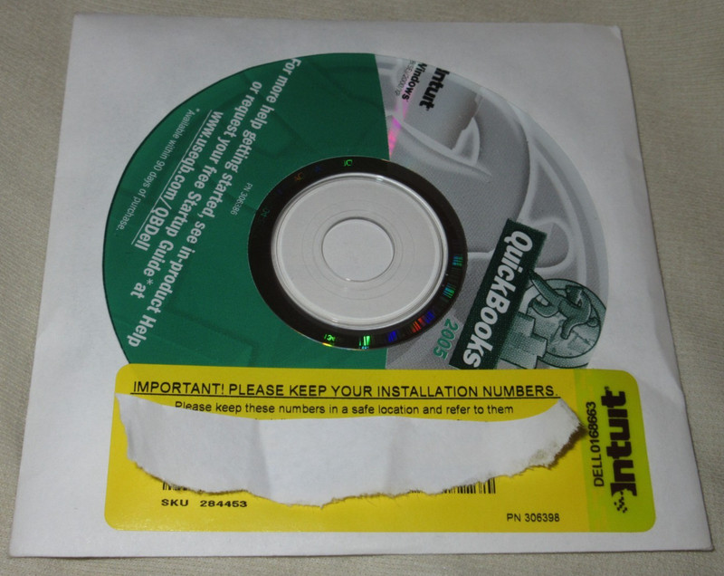 Intuit Quick Books Pro 2005 CD-ROM NEW Software Windows 98/2000/XP w/Key Sealed