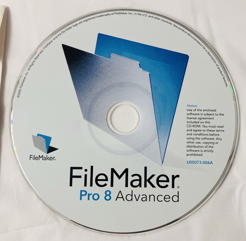 FileMaker Pro 8 Advanced Upgrade Complete Box Set Mac Windows 2 Disc gallery