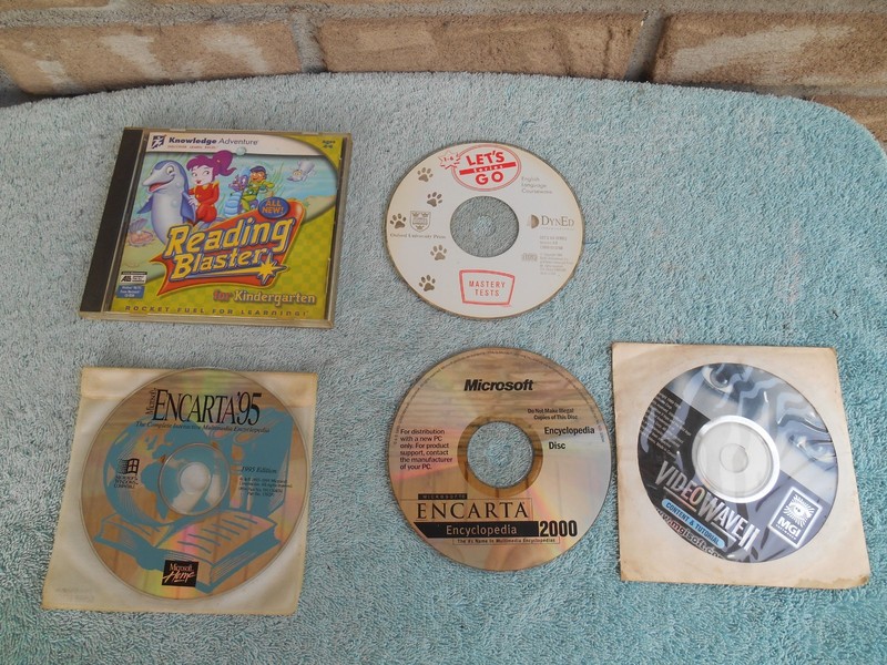 LOT OF 5 ASSORTED EDUCATIONAL & LEARNING PC CD ROM COMPUTER DISCS.