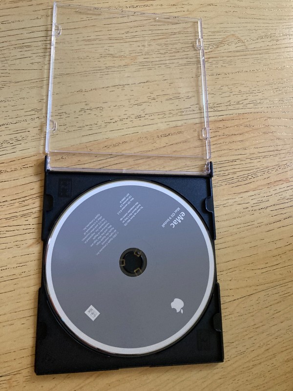 2002 Macintosh Apple eMac Mac OS 9 Install Disc CD OS Version 9.2.2 CD v. 2.0 gallery