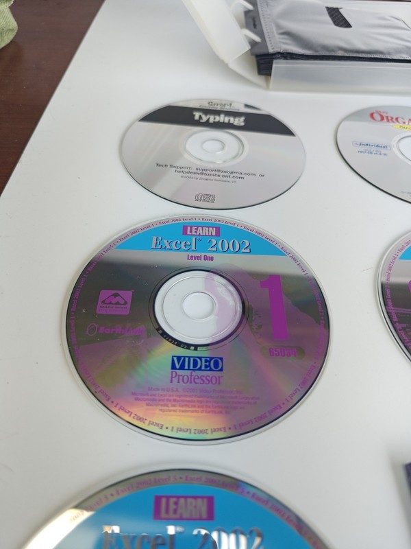VIDEO PROFESSOR Learn Excel 3-CD Set 2002 + Hard Case 24 Disc Storage + 2 CD gallery