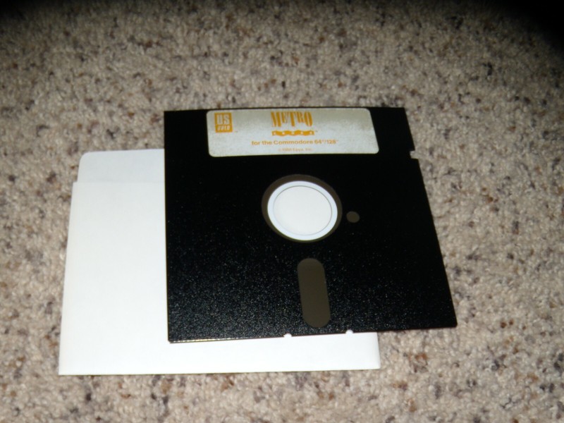 Metro Cross Commodore 64 C64 Game on 5.25″ disk – tested