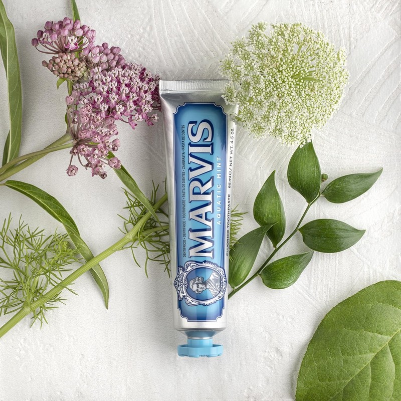 Marvis Aquatic Mint Toothpaste 3.8 oz gallery