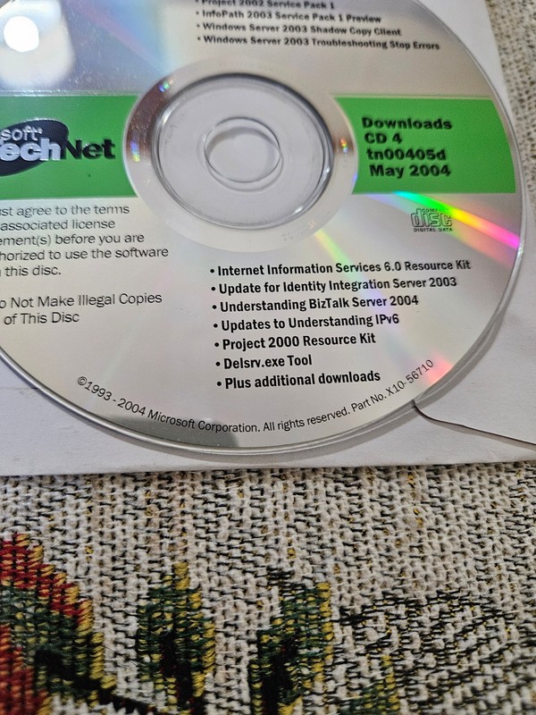 Microsoft TechNet Downloads -CD 4- May 2004 gallery