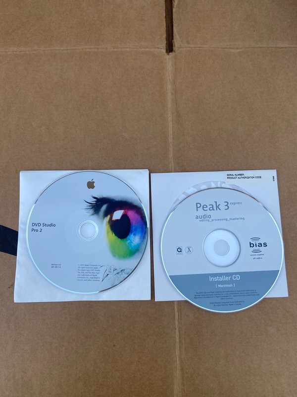 Apple DVD Studio Pro 2 Retail Pack Complete M8730Z/A w/ Box, Manuals, 2 Licenses gallery