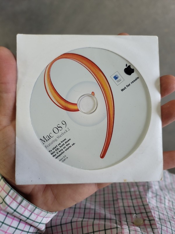 Apple Mac OS 9 Featuring Sherlock 2 Install CD OS 9.2.1 691-3334-A