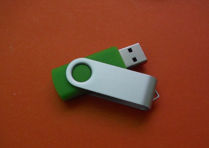 Windows 8.1 ENTERPRISE Bootable USB 64-bit USB 2.0 4GB Drive – UEFI