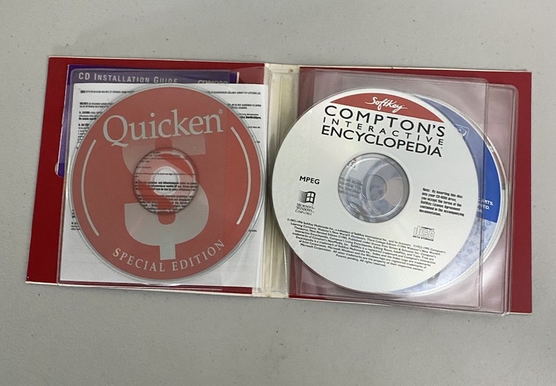 Compaq Software Bundle Binder Corel PGA Tour Yukon Trail Quicken Vintage RARE gallery