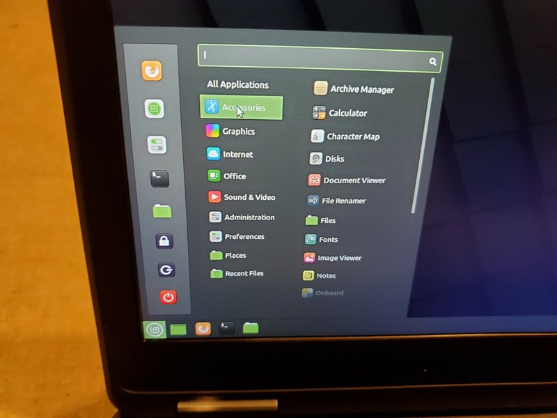 Linux Mint 20.2 Cinnamon x64 Bootable on 16G USB Stick! gallery