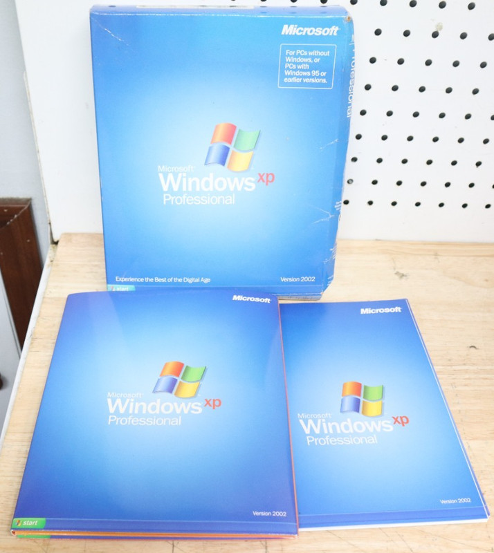 Microsoft Windows XP Professional Upgrade Version 2002 w/Folder CD & Product Key