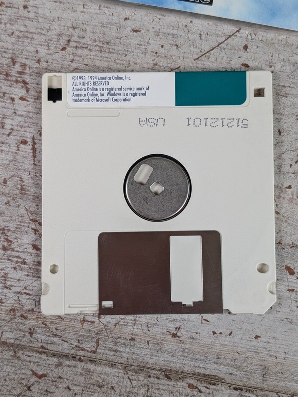 Lot of VTG AOL America Online 3.5" Floppy Mac 2.7 Win 2.0 3.0- Some SEALED 90s gallery