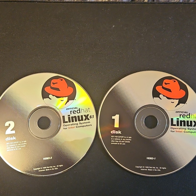Red Hat Linux 6.1 Official Operating System CDs English