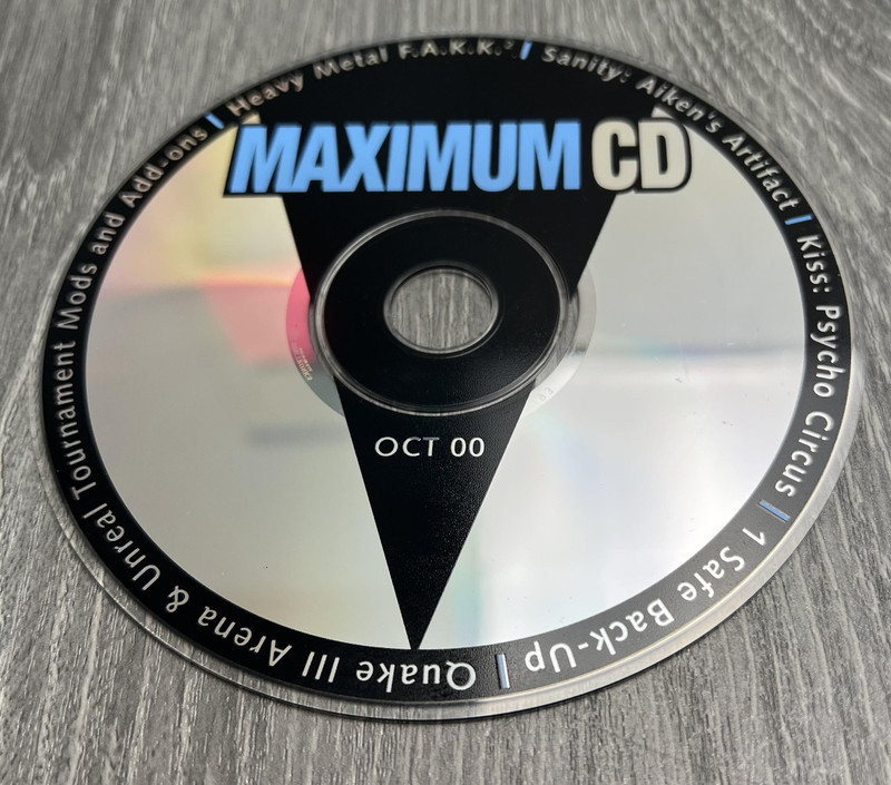 Vintage Maximum CD October 2000 PC Demo Disc Heavy Metal FAKK Unreal Quake Mods