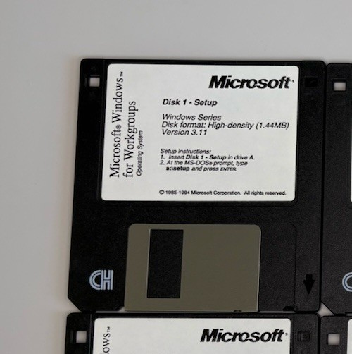 Microsoft Windows for Workgroups Version 3.11 • 3.5" Floppy 8-disc Software '94 gallery