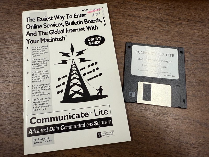 Vintage Macintosh software : QUICK LINK II / COMMUNICATE LITE 3-1/2 disks gallery