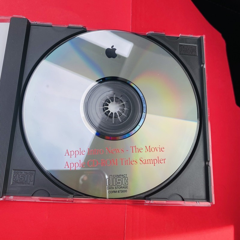 Vtg APPLE CD-ROM Titles Sampler 1992 Intro News The Movie 873000 gallery