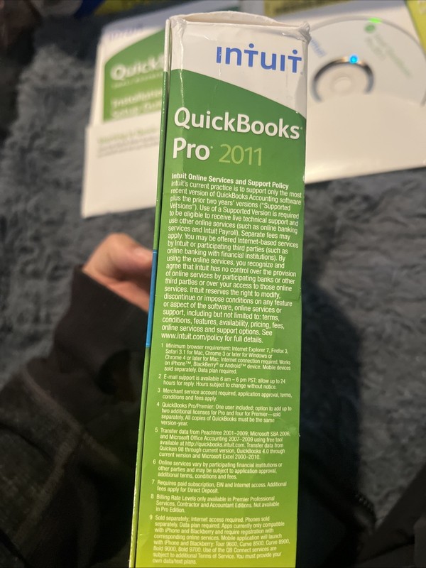 Intuit QuickBooks Pro 2011 Windows Version with License Key-Used A-895 gallery