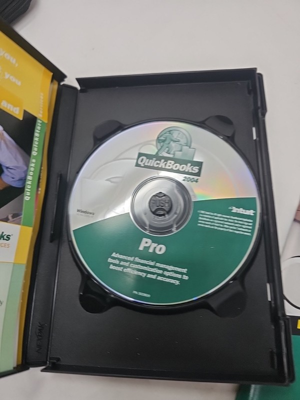 Intuit QuickBooks PRO 2004 Small Business Windows 98/ME/2000/XP gallery