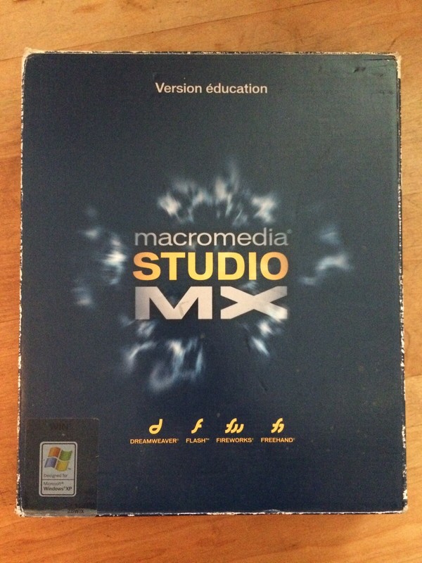 Macromedia Studio MX Francais French Windows XP