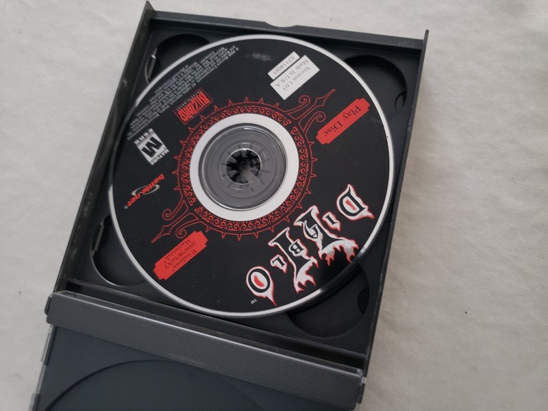 Diablo II Blizzard Windows CD-ROM 2000/98/95/NT Mac 2 disks as shown gallery