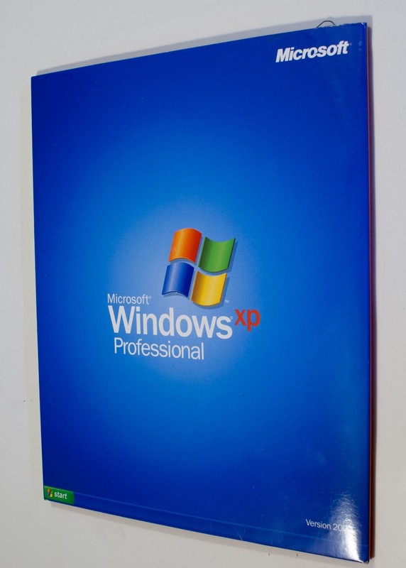 Microsoft Windows XP Professional Upgrade Version 2002 w/Folder CD & Product Key