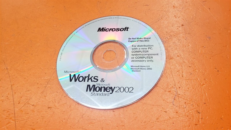 ⭐️⭐️⭐️⭐️⭐️ Microsoft Works & Money 2002 Standard Disk Only