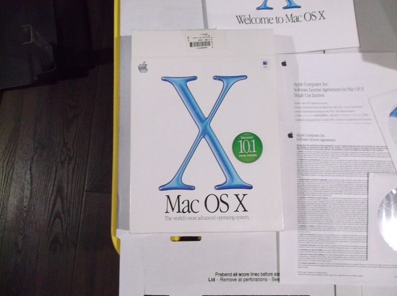 Mac OS X 10.1 retail with OS 9.1 disk in box gallery