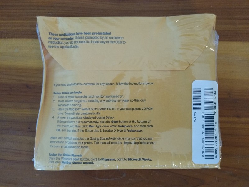 MicroSoft Works Suite 2001 w Product Key - 6 Disc Set w Encarta - SEALED gallery