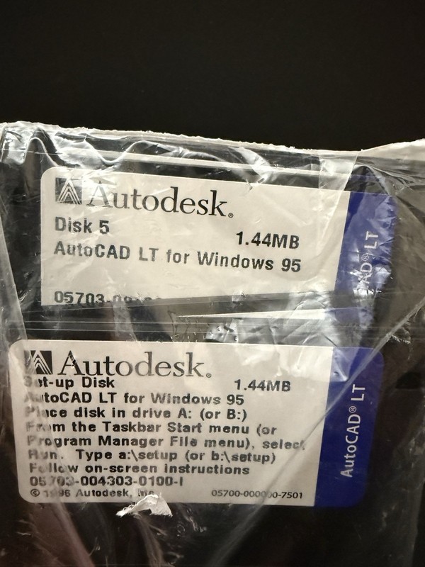 Vintage Autodesk AutoCAD LT for Windows 95 floppy disk software NOS Sealed gallery