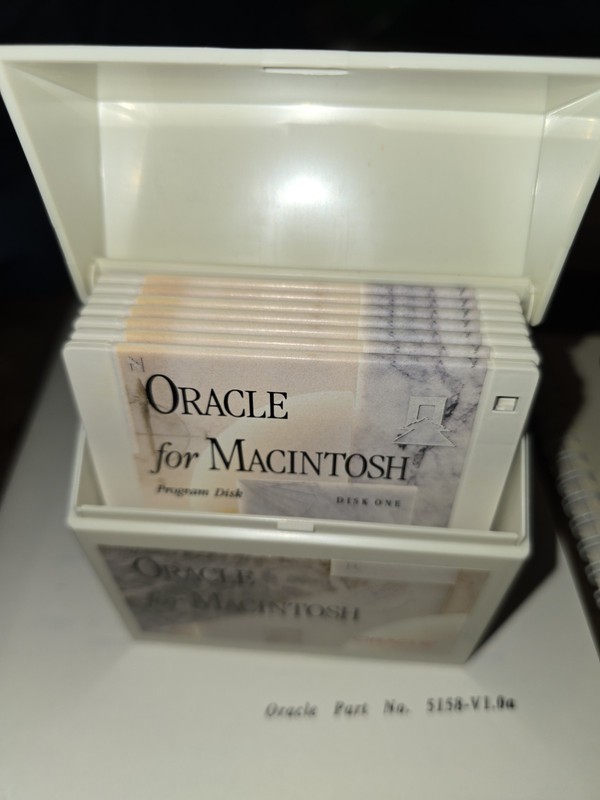 Oracle for Macintosh Developer’s Kit v1.0a (1988–1989) – Complete • UNUSED! gallery