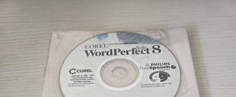 NEW SEALED 1996 COREL WORDPERFECT SUITE 8 WITH MANUAL AND CD gallery