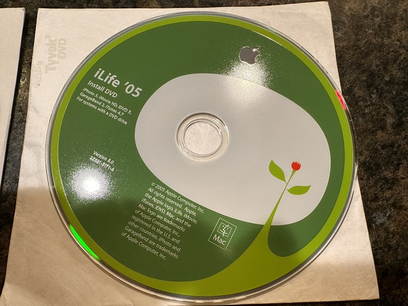 Apple iLife '05 Install DVD and CD Version 5.0 For Mac gallery
