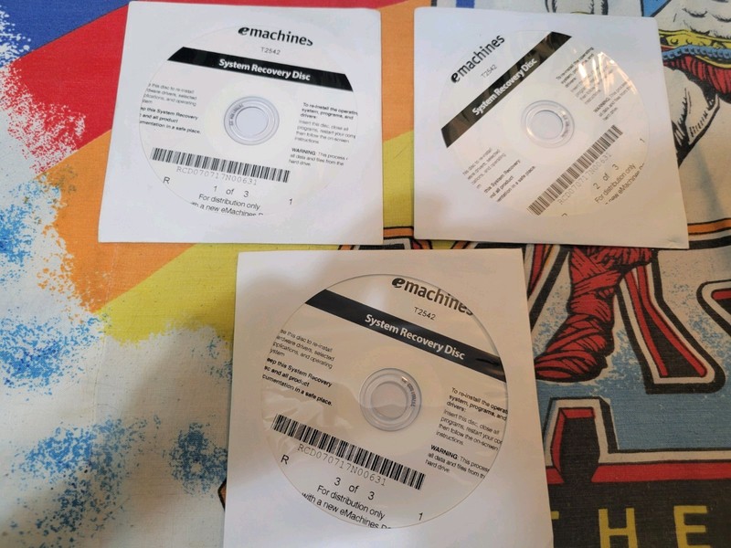 eMachines Restore CD T2542 – 3 Disc Set for Desktop PC 2006