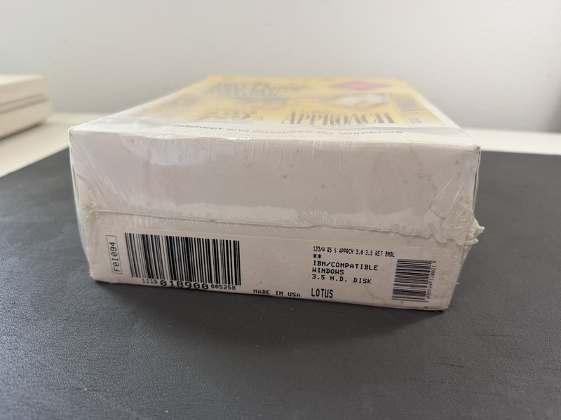 Lotus 123 Release 5 / Lotus Approach Release 3 - IBM WINDOWS 3.5 Floppy - SEALED gallery
