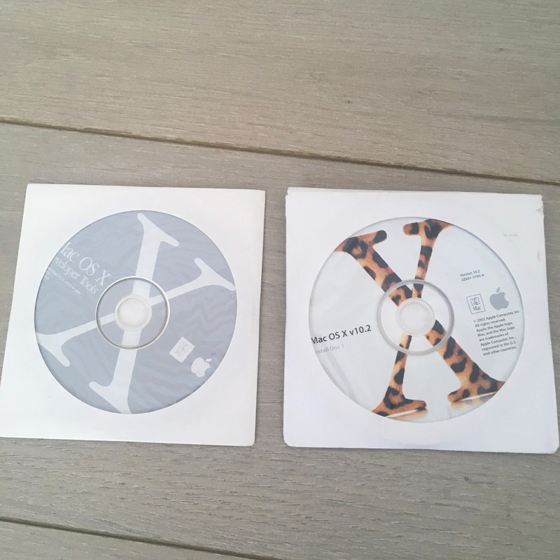 Apple Mac OS X v10.2 Install Discs 1 & 2 + developer tools