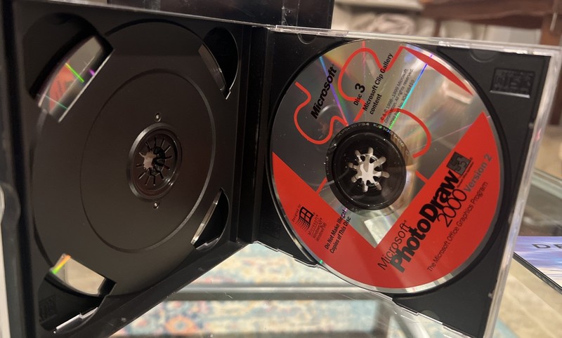 Microsoft PhotoDraw 2000 Version 2 , 3 disc set with Key in original case gallery