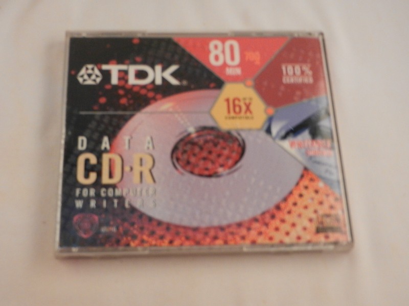 TDK DATA CD - R "NEW" SOFTWARE - 80 MIN gallery