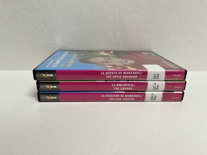 Pebble Bilingual Plus Capstone Press Interactive School Software 3 Disc Lot gallery