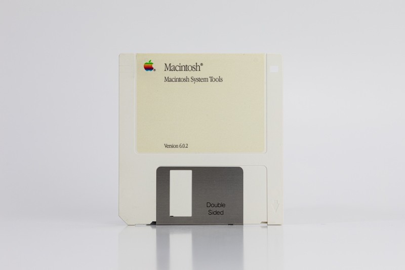 1988 Apple Macintosh System Software 6.0.2 Original 3 Disk Set gallery