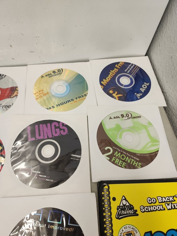 Lot Of 26 Assorted Early 2000’s CD Online Free Hours gallery