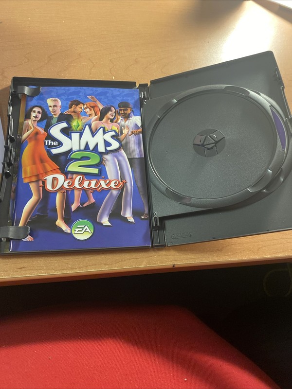 The Sims 2 Deluxe PC CD ROM, missing main game disc gallery