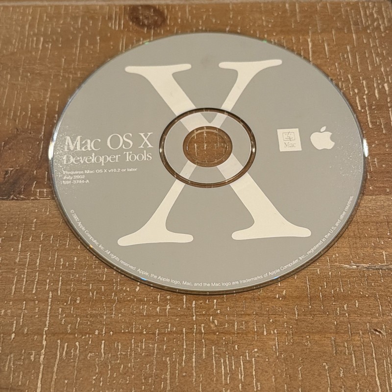 Apple Mac OS X Developer Tools CD for v10.2 or Later July 2002 691-3744-A