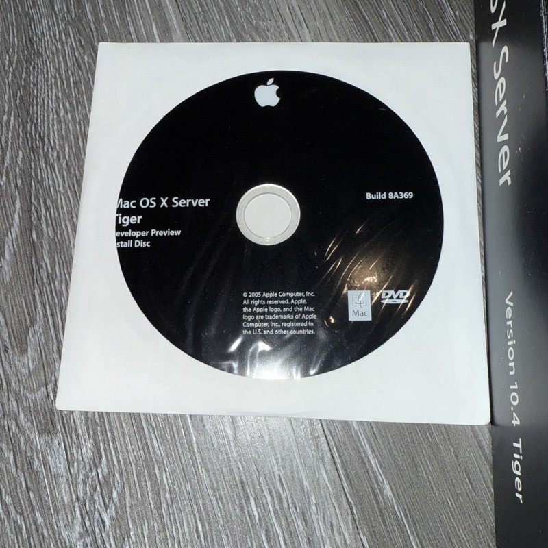 Apple Mac OS X Server 10.4 Tiger 10-Client w/2 LICENSES (M9769Z/A) gallery